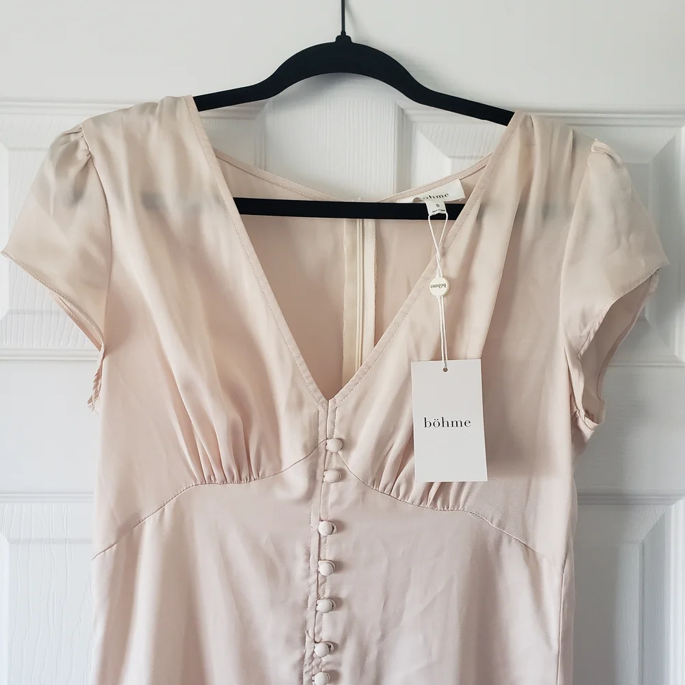 Böhme Emersyn Dress Champagne V-Neck Silky Flow Elopement Gown - Picture 6 of 13